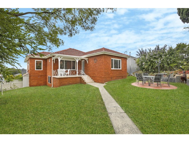 2 Edmund Avenue, Figtree NSW 2525