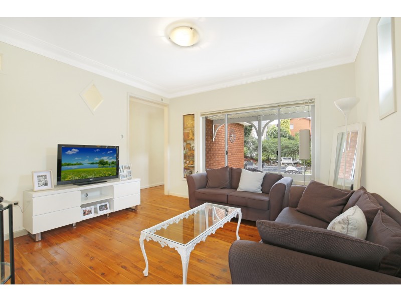 2 Edmund Avenue, Figtree NSW 2525