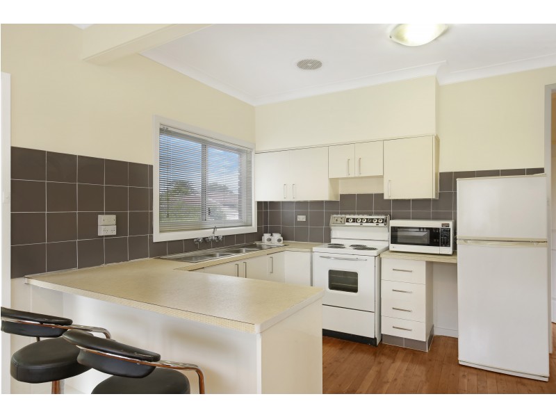 2 Edmund Avenue, Figtree NSW 2525