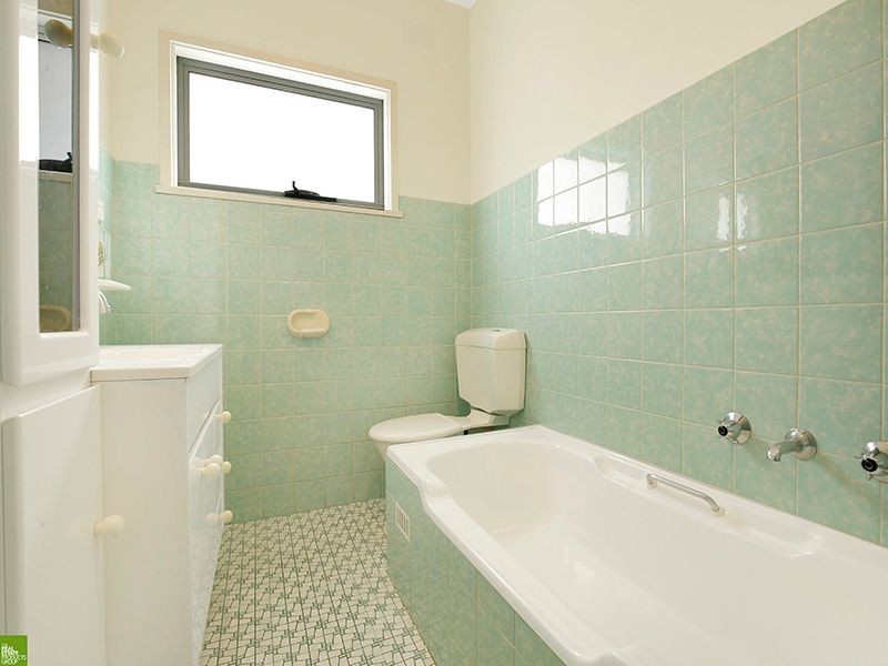 2 Edmund Avenue, Figtree NSW 2525