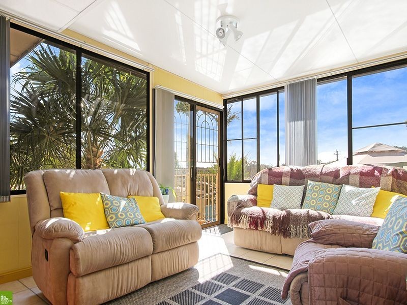 27 Tallawong Crescent, Dapto NSW 2530