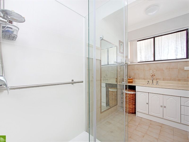 27 Tallawong Crescent, Dapto NSW 2530