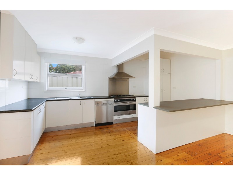 55 Urunga Parade, West Wollongong NSW 2500