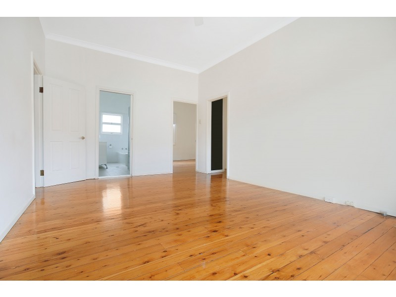 55 Urunga Parade, West Wollongong NSW 2500