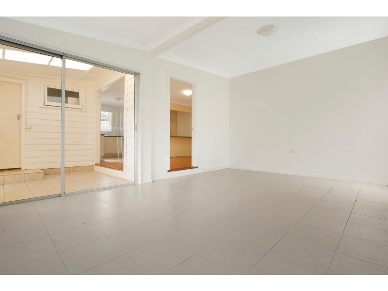 55 Urunga Parade, West Wollongong NSW 2500