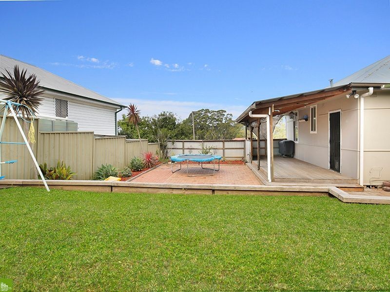 60 Blackman Parade, Unanderra NSW 2526