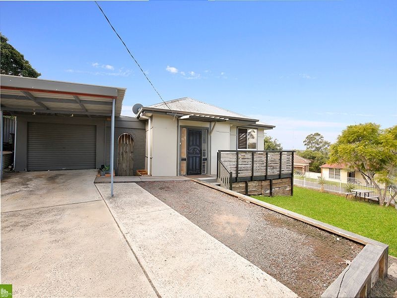 60 Blackman Parade, Unanderra NSW 2526