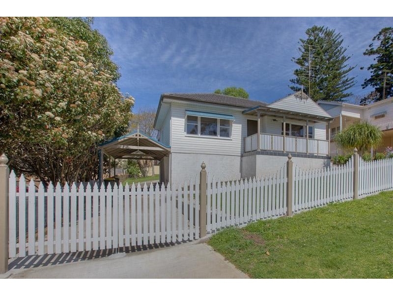 8 Payne Street, Mangerton NSW 2500