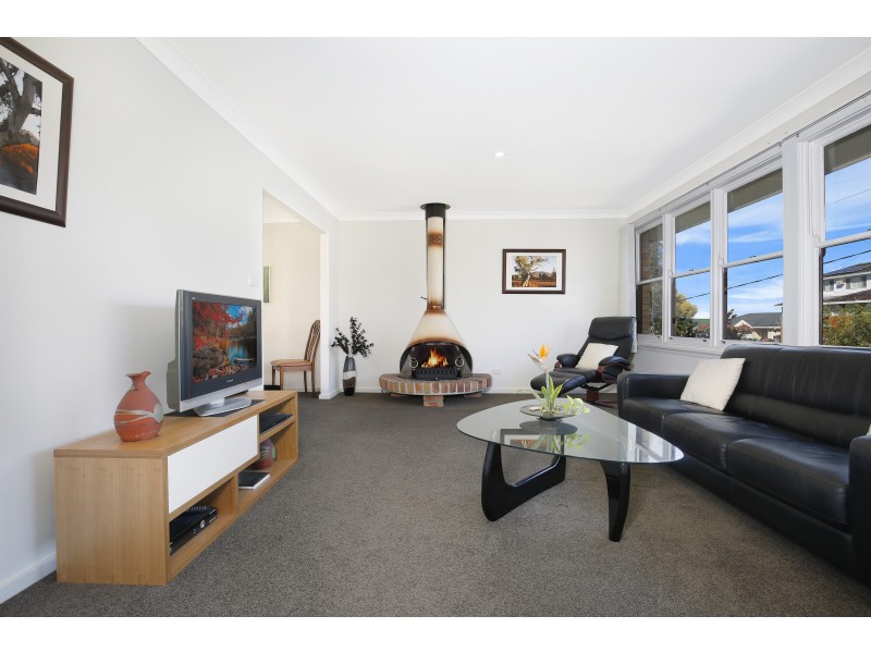 8 Kerrawah Avenue, Figtree NSW 2525