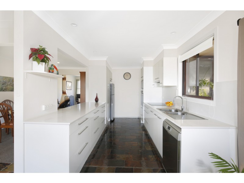 8 Kerrawah Avenue, Figtree NSW 2525