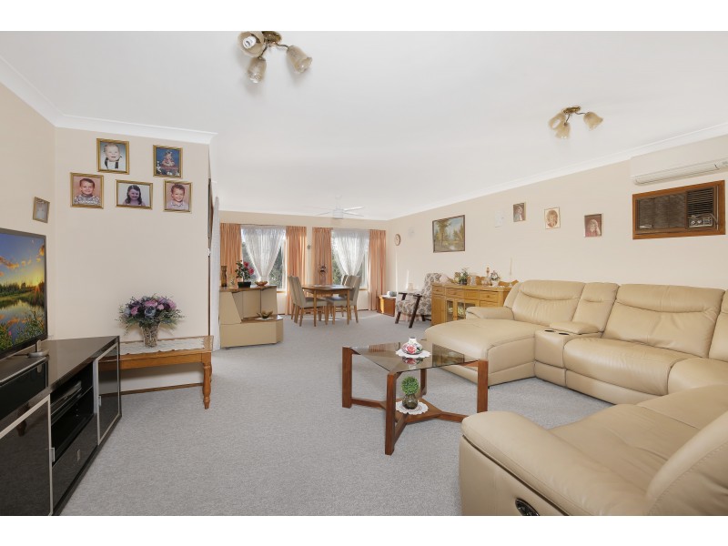 74 Cummins Street, Unanderra NSW 2526