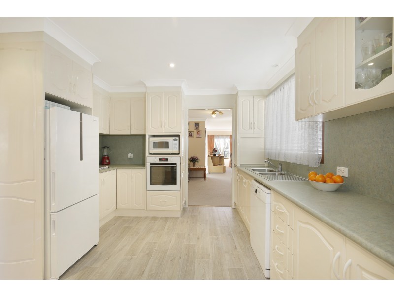 74 Cummins Street, Unanderra NSW 2526