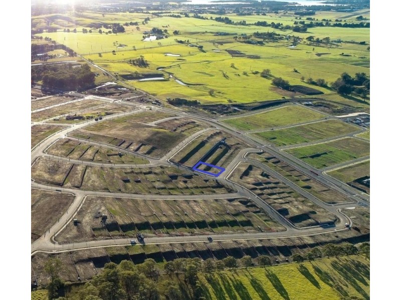 1 McNiven Close, Calderwood NSW 2527