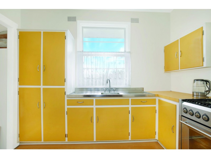 15 Carr Parade, Unanderra NSW 2526