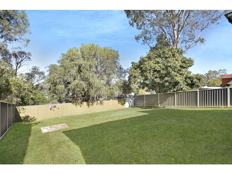 13 Beveles Avenue, Unanderra NSW 2526