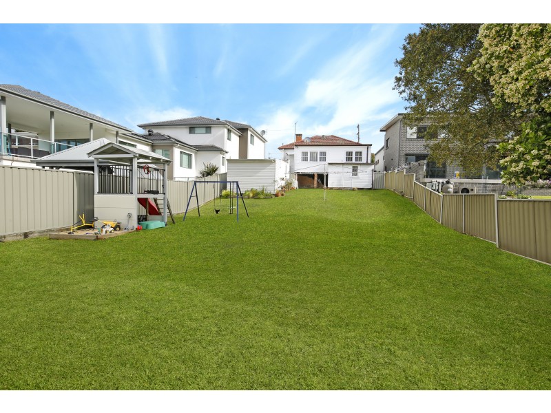 12 Gwynne Street, Gwynneville NSW 2500