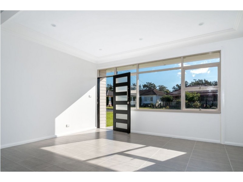 15 Oxford Road, Dapto NSW 2530