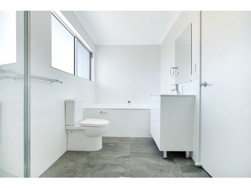 20 Vivian Street, Kembla Grange NSW 2526