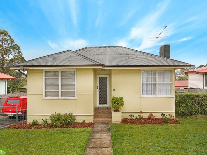 15 Carr Parade, Unanderra NSW 2526