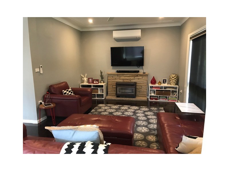 33 Phillips Crescent, Mangerton NSW 2500