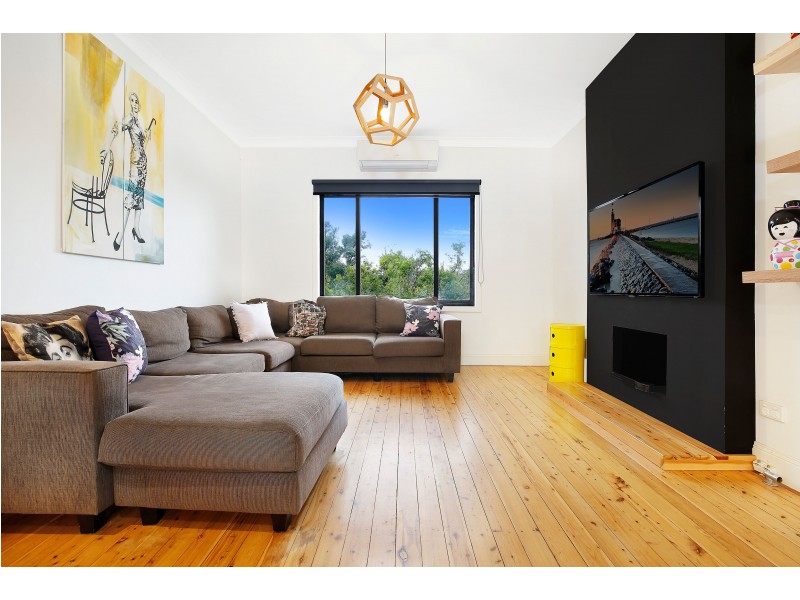 330 Gladstone Avenue, Mount Saint Thomas NSW 2500