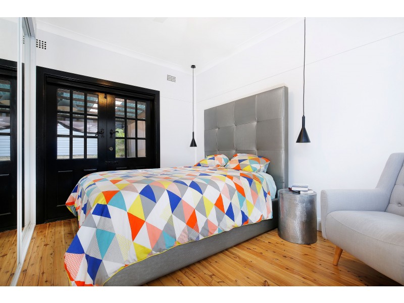 330 Gladstone Avenue, Mount Saint Thomas NSW 2500