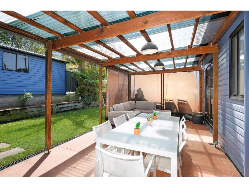 330 Gladstone Avenue, Mount Saint Thomas NSW 2500