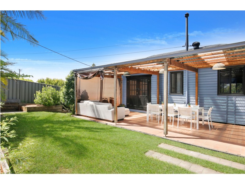 330 Gladstone Avenue, Mount Saint Thomas NSW 2500