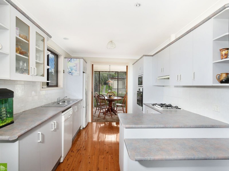 15 Coachwood Drive, Unanderra NSW 2526