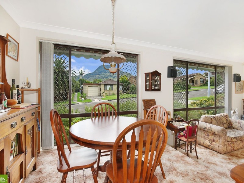15 Coachwood Drive, Unanderra NSW 2526