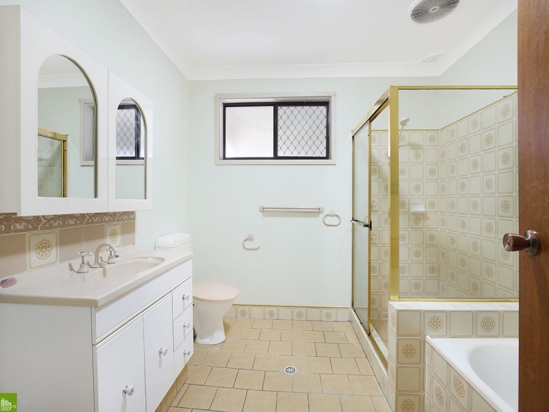 15 Coachwood Drive, Unanderra NSW 2526