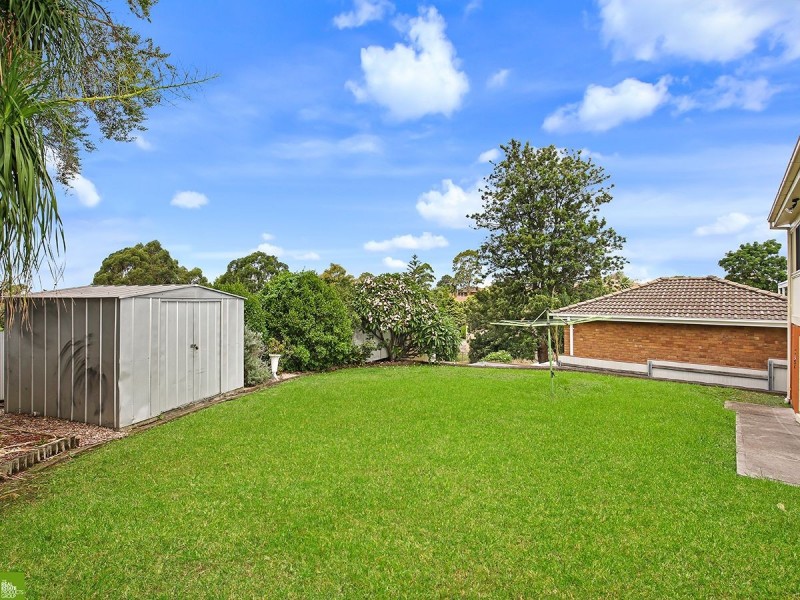 15 Coachwood Drive, Unanderra NSW 2526