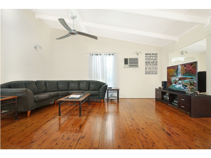 29 Avon Parade, Mount Kembla NSW 2526