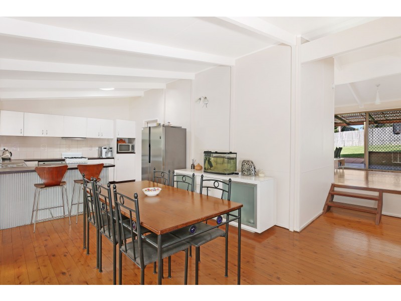 29 Avon Parade, Mount Kembla NSW 2526