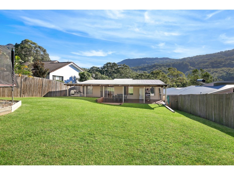 29 Avon Parade, Mount Kembla NSW 2526