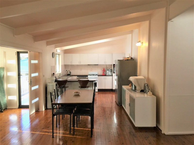 29 Avon Parade, Mount Kembla NSW 2526