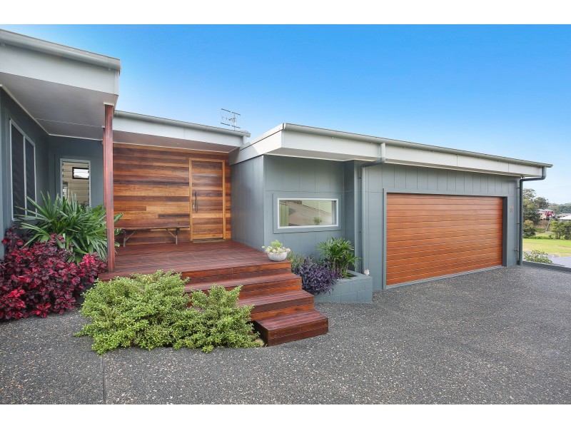 11 Morinda Close, Figtree NSW 2525