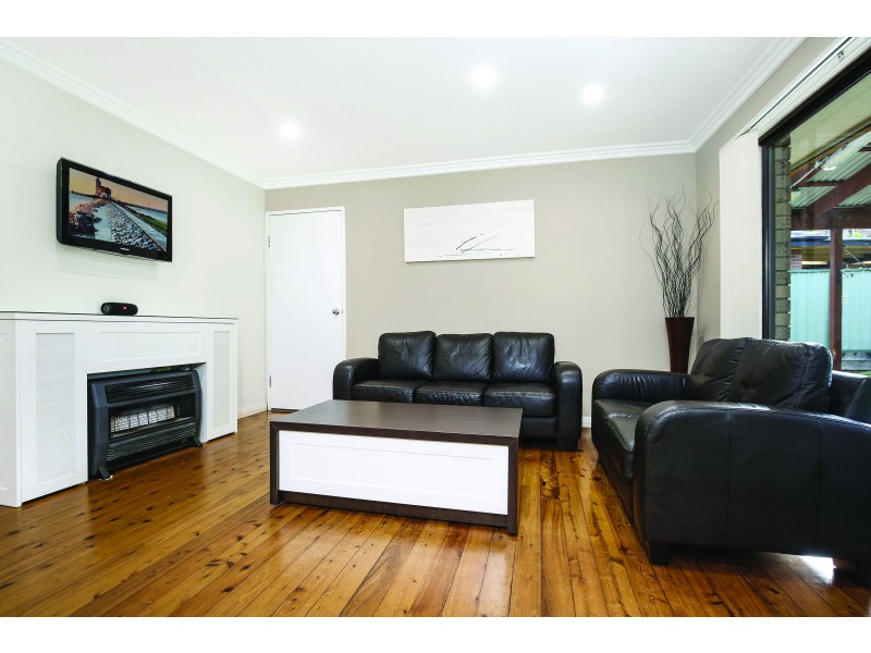 42 Fairloch Avenue, Farmborough Heights NSW 2526