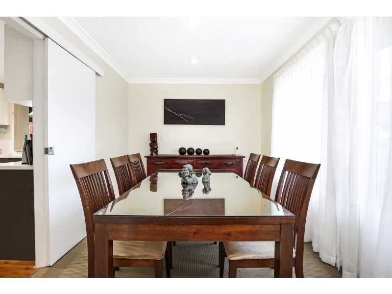 42 Fairloch Avenue, Farmborough Heights NSW 2526