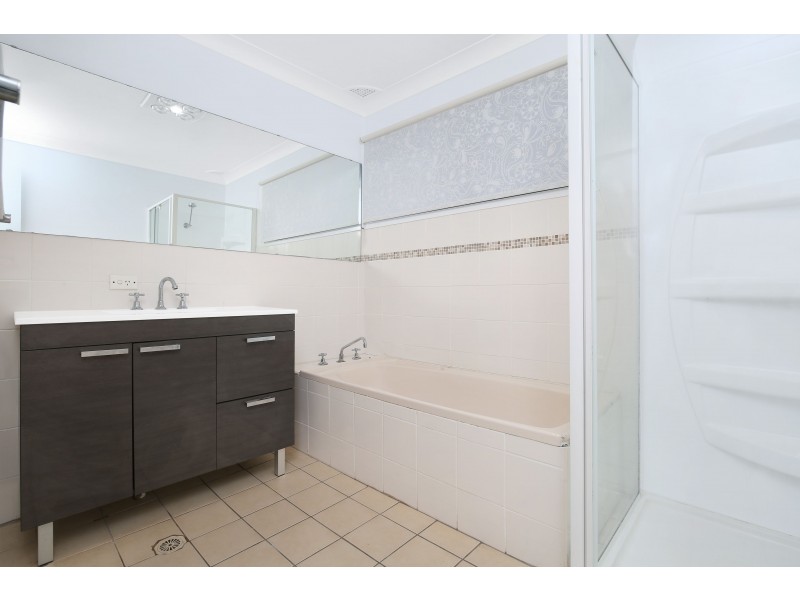 53 Ashley Avenue, Farmborough Heights NSW 2526