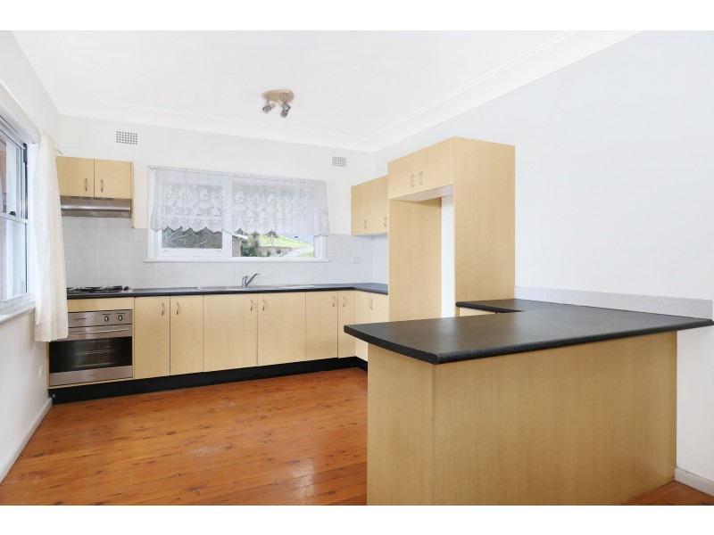 1/29 Iris Avenue, Coniston NSW 2500