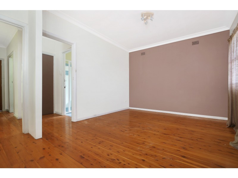 1/29 Iris Avenue, Coniston NSW 2500