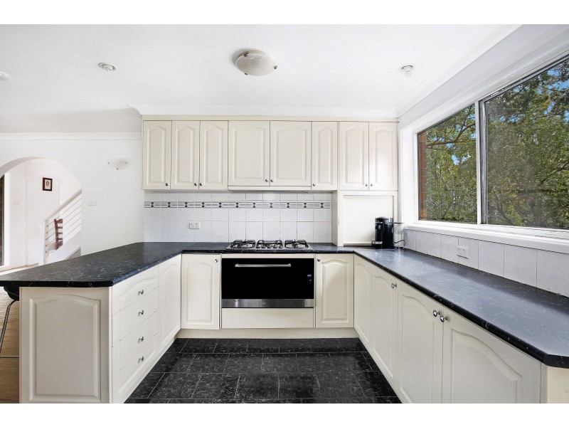 2 Aminya Place, Farmborough Heights NSW 2526