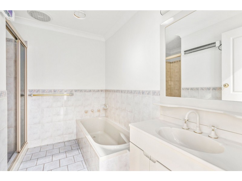 2/27 Bellevue Road, Figtree NSW 2525