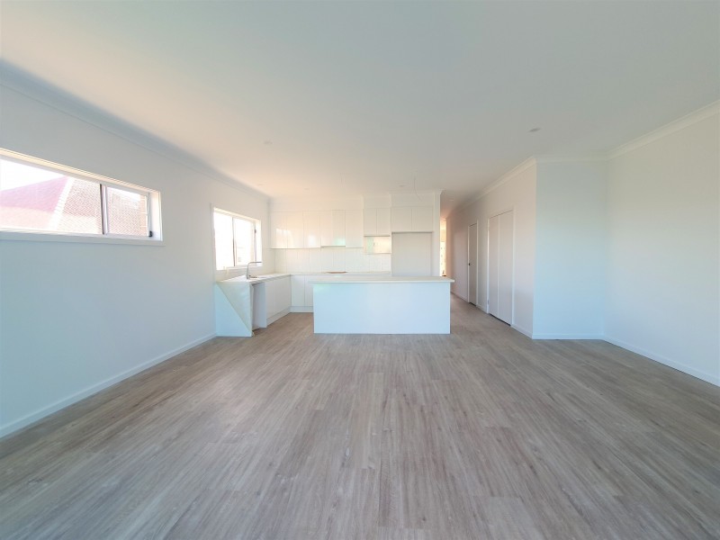 11 Lake Heights Road, Lake Heights NSW 2502