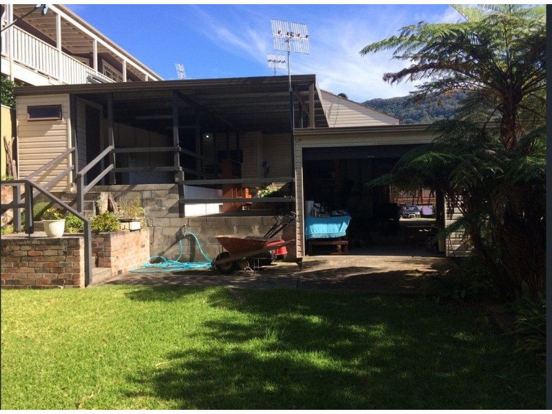 3 Bradley Avenue, Mount Kembla NSW 2526