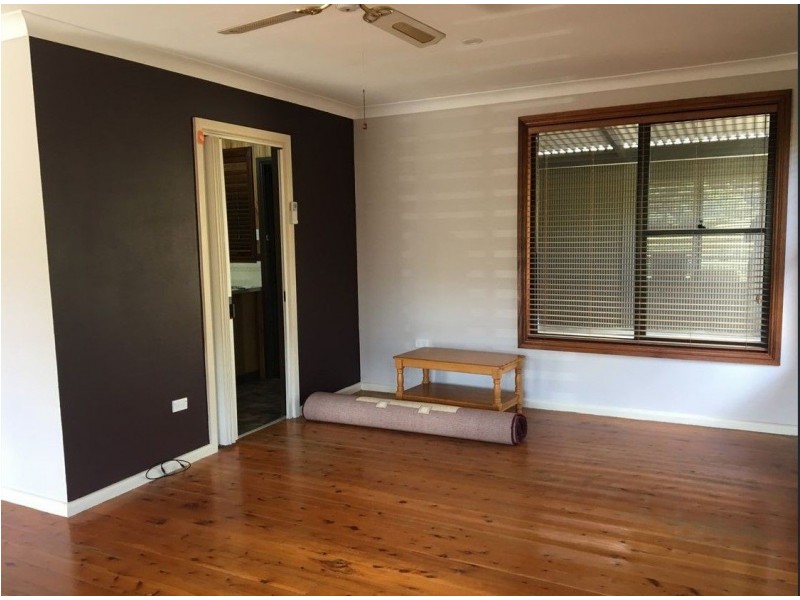 3 Bradley Avenue, Mount Kembla NSW 2526