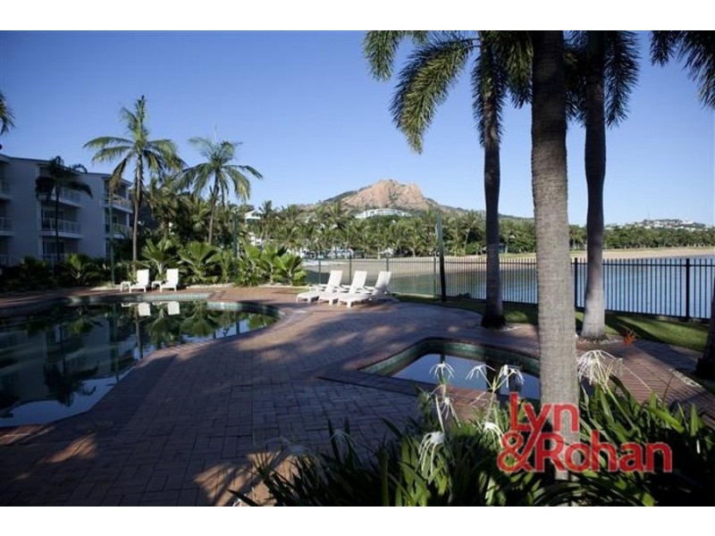 33/7 Mariners Drive, Townsville City QLD 4810