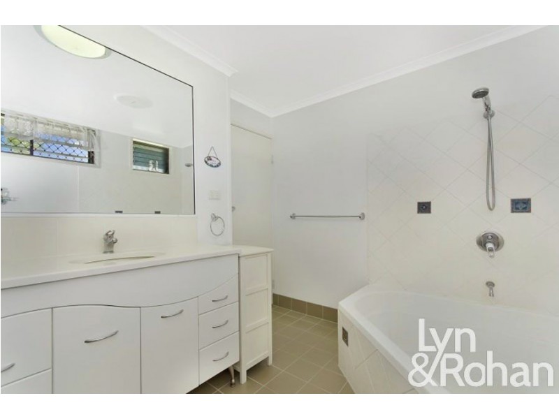 16 Mott Street, Heatley QLD 4814