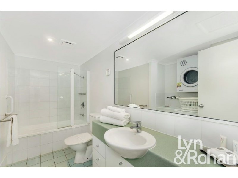 12/7 Mariners Drive, Townsville City QLD 4810